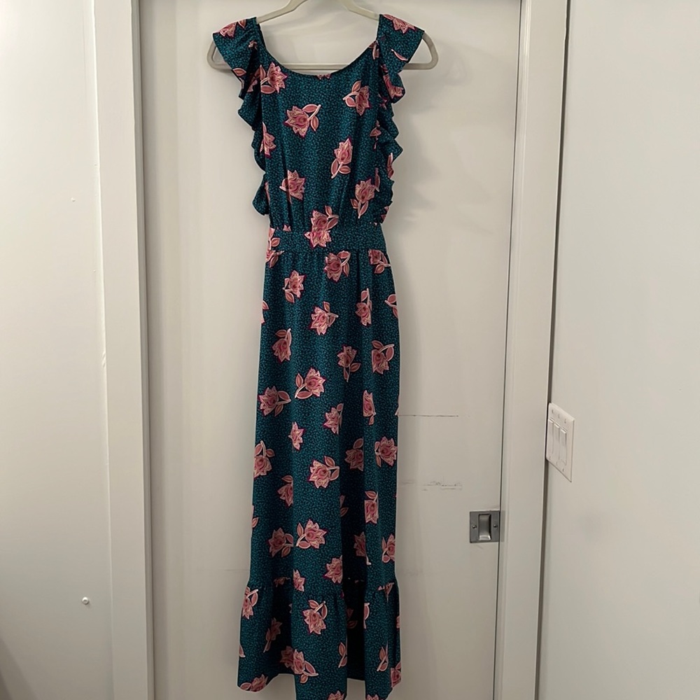 Beautiful silk dress, size L. Worn once, perfect condition!